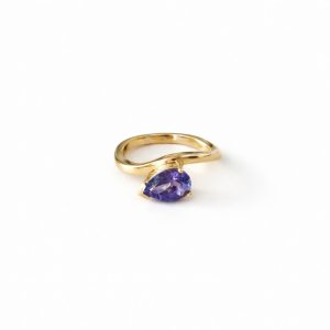 RING 14K Size 7 Tanzanite